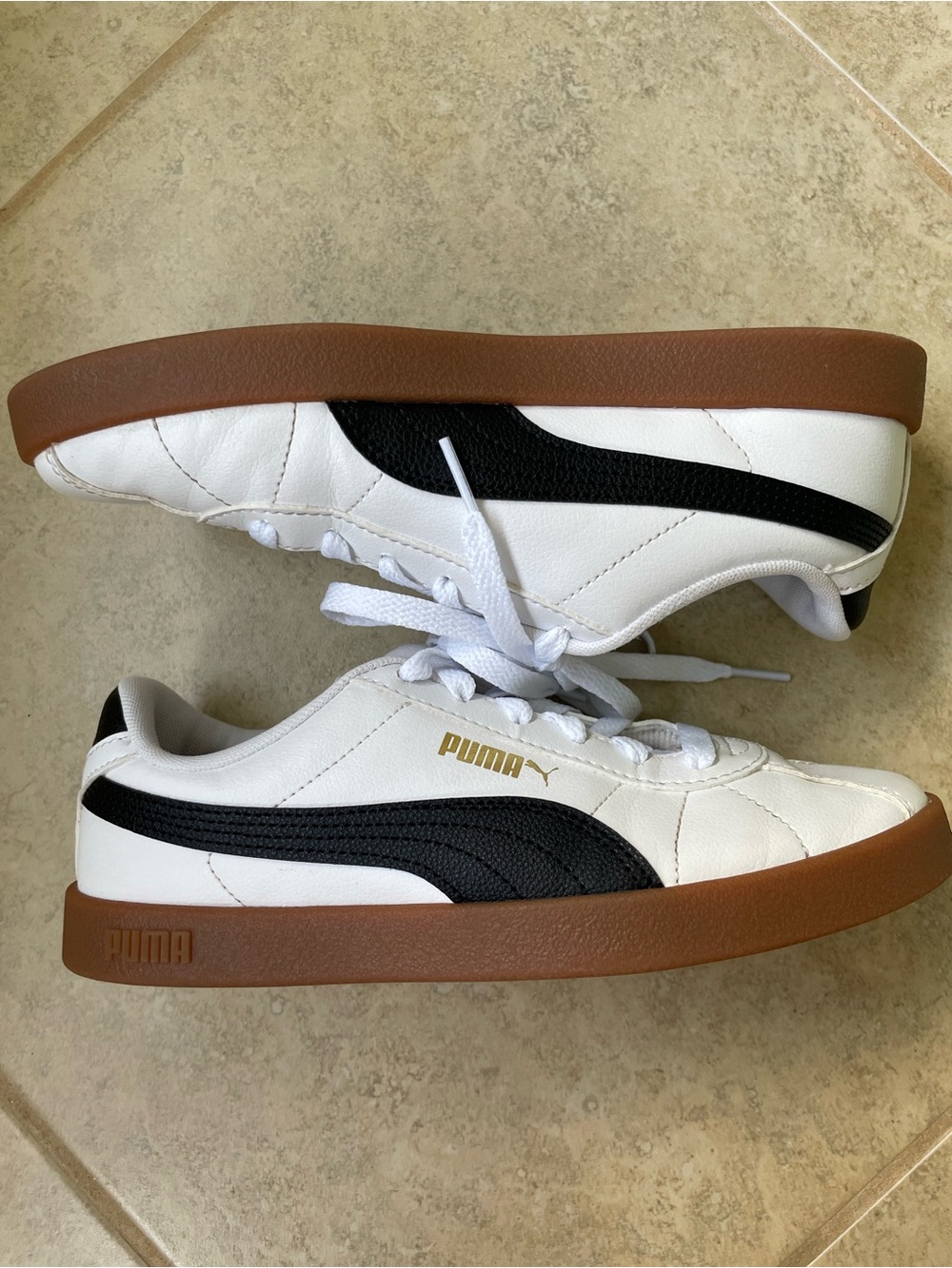 Kids Puma White Black Gum Sole Sneakers Size 5 Youth EU 37